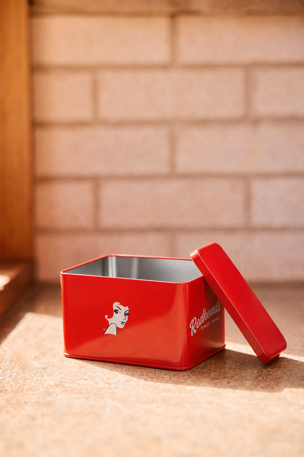 Redheads Classic Tin Red